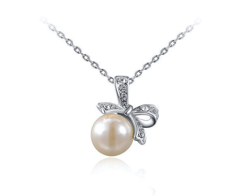 Platinum Plated Aaliyah Necklace with Simulated Diamond