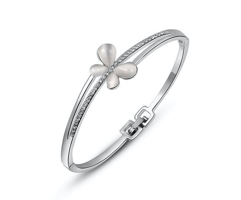 Platinum Plated Naomi Bracelet with Simulated Diamond
