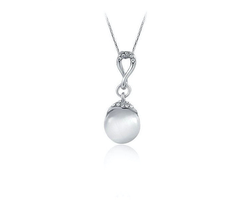 Platinum Plated Annie Necklace with Simulated Diamond